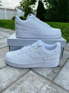 GROOM Air Force 1 sneakers personalized for the grooms special day 🤵🏻  **PLEASE READ LISTING CAREFULLY AS THIS LISTING IS FOR TWO DIFFERENT SHOE TYPES**  SNEAKERS: This listing if for Nike Air Force 1 black check marks or all white, if you would like something different please message me :) Personalization section please add: *your name  *date of wedding NOTE: A proof of your lettering will be sent to you within 72 hours of purchasing, please check your messages to approve image. If seller does not hear back within another 48 hours will proceed with shoes accordingly.  Design: The writing will be on the outer sides of each shoe and will be in a flat black or gray, if you would like another color please message me :) Size: *please know your US MEN shoe size before ordering, I do NOT give Air Force 1 Wedding, Sneaker Wedding, Mens Wedding Shoes, Air Force Wedding, Nike Air Force 1 Black, Wedding Shoes Sneakers, Wedding Note, Bridal Sneakers, Men's Wedding Shoes