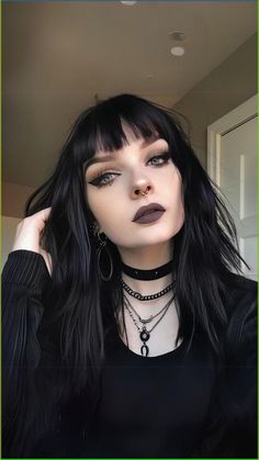 Ink Black Hair, Gothic Bangs Hair, Goth Hair For Round Face, Modern Emo Makeup, Alternative Hairstyles With Bangs, Short Goth Bangs, Soft Goth Hair, Black Hair On Pale Skin, Goth Girl Hairstyles