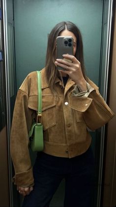 Suede Jacket Outfit, Australian Winter, Autumn Outfit Ideas, T Shirt Outfits, Cute Autumn, Jacket Outfit, 가을 패션, Autumn Outfit, Basic Outfits