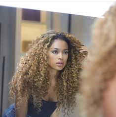 Chica Hip Hop, Perfect Is Boring, Curly Hair Care Routine, Ginger Hair Color, Big Curly Hair, Crimped Hair, Mirror Mirror On The Wall, Colored Curly Hair