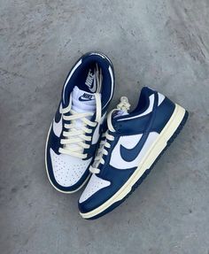 Nike Dunk Low Vintage Navy, Pretty Sneakers, Trendy Shoes Sneakers, Preppy Shoes, Pretty Shoes Sneakers, All Nike Shoes, Cute Nike Shoes