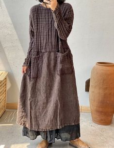 "【Fabric】 linen 【Color】 black, brown, purple 【Size】  Shoulder width 53cm/ 20\" Sleeve length 54cm/ 21\" Bust 120cm/ 47\" length 117cm / 45 \" Note: the effect of each monitor is different, there will inevitably be color difference, please pay attention to the buyer. Washing & Care instructions: -Hand wash or gently machine washable do not tumble dry -Gentle wash cycle (40oC) -If you feel like ironing (although should not be necessary) , do it with steam or while the dress is still slightly wet - Linen Dress With Pockets, Linen Clothes Dresses, Linen Boho Dress, Country Style Dresses, Round Collar Dress, Linen Loose Dress, Linen Kaftan, Vintage Linen Dress, Dresses Autumn