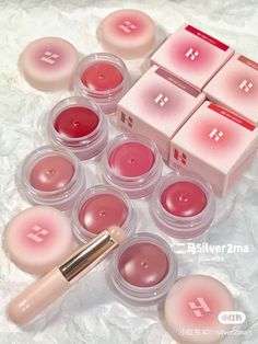 Aesthetic Lip Care, China Makeup Products, Korean Lippies, K Beauty Makeup Products, Lip Products Aesthetic, Cute Makeup Products, Korean Makeup Products, Korean Makeup Brands, Koleksi Makeup