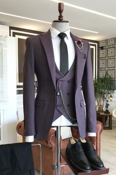 Allaboutsuit is your ultimate source for Milo Dark Purple Peaked Lapel Double Breasted Waistcoat Business Suits For Men. Shop this season's luxury Notched Lapel Single Breasted collections at allaboutsuit. Worldwide delivery available. Fast Worldwide Shipping.Secure & Easy Checkout. Purple Dark Academia Outfit Men, Purple Waistcoat Men, Dark Purple Suits For Men, Purple Tuxedo Wedding, Best Prom Suits For Men, Matric Dance Suits, Double Breasted Vest Men, Dark Purple Suit, Business Suits For Men