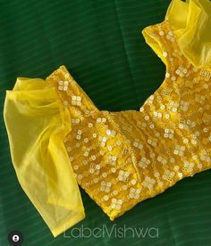 Yellow Net Blouse Design, Yellow Designer Blouse, Netted Hands Blouse Designs, Blouse Petan New, Blose Hands Designs Latest, Paf Sleeves Design, Net Sleeves Designs For Blouse, Net Sleeves Designs, Blouse Sleeve Design