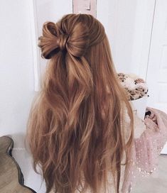 Cute Hair Bow Style to inspire you - Beautiful wedding hairstyle Get inspired by fabulous wedding hairstyles,half up half down wedding hairstyle Half Pony Hairstyles, Pony Hairstyles, Hair Bridesmaid, Long Red Hair, Have Inspiration, Effortless Hairstyles, Back To School Hairstyles, Hair Updo