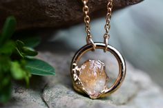 "This dainty, raw, citrine necklace is made with natural raw citrine stones. These are ready to ship in gold. *Size of pendant is dime size. Silver is available for custom order and will take 3 weeks to create. * Gold Filled or Sterling Silver Chain in 16\" or 18\" or 20\" Long. Custom available lengths available as well. For Custom Lengths less than 16 inches please leave a note with length at checkout. * Ready to Ship in Gold. * Sturdy chain that you can wear all the time. AVAILABLE IN EACH MO 13th Anniversary Gifts, Raw Citrine Necklace, Schmuck Gold, Raw Stone Jewelry, Raw Citrine, Mothers Bracelet, November Birthday, Necklace Birthstone, Citrine Necklace