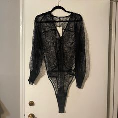 Brand New! Never Worn! Zara Long Sleeve Bodysuit For Party, Zara Long Sleeve Party Bodysuit, Zara Bodysuit For Night Out, Zara Bodysuit With Lined Body For Night Out, Zara V-neck Bodysuit For Parties, Zara Bodysuit, Tops Black, Zara Black, Zara Tops