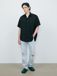 The shirt is made of soft and durable cotton and bio-washed to minimize fabric shrinking after wash. The oversized fit design makes natural silhouette and comfy fit for daily outfit.- Oversized fit- Minimalistic design- Back pleats- Button closure Oversized Cotton Shirt In Effortless Style, Relaxed Cotton Shirt For Daywear, Oversized Short Sleeve Cotton Shirt, Relaxed Fit Shirt With Shirttail Hem, Casual Cotton Shirt With Boxy Fit, Oversized Cotton Shirt With Shirttail Hem, Casual Boxy Fit Cotton Shirt, Casual Boxy Cotton Shirt, Effortless Cotton Short Sleeve Shirt