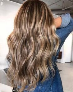 Hair Color With Highlights, Blonde Light Brown Hair, Color With Highlights, Light Brunette Hair, Balayage Hair Color Ideas, Summer Blonde Hair, Balayage Hair Color, Brown Hair Looks, Brown Hair Inspo