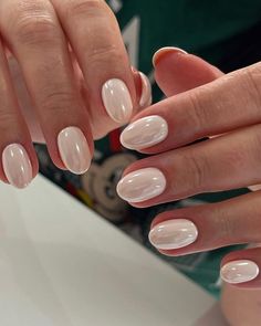 Oval Nail Ideas, Oval Nail, Kutek Disney, Subtle Nails, Summery Nails, Casual Nails, Colorful Nails, Oval Nails