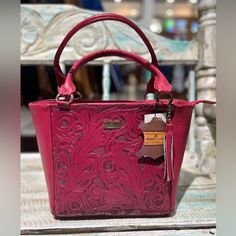 Genuine Bovine Leather Chiselled Flowers Zipper Closure Back Pocket Zipper Closure Inner Small Pocket + Zipper Closure Pocket Includes Dust Bag Flower Bag, Womens Tote Bags, Back Pocket, Dust Bag, Genuine Leather, Zipper, Fast Delivery, Customer Support, Flowers