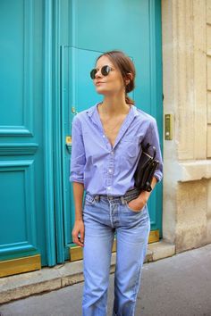 Denim on denim done right. Mama Jeans, Ripped Jeggings, Look Jean, Jean Vintage, Trendy Swimwear, Look Vintage, Mode Inspiration, Primavera Estate