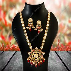 This is a stunning handmade necklace perfect for high end Jewelry Collector, a keeper in Traditional Vintage Indian/Pakistani Bridal jewelry and a Luxury Gift for your Daughter, Sister or Wife on Wedding or Anniversary. Perfect for any type of occasions, weddings And celebrations and a beautiful & memorable gift for weddings and special occasions. -Item Code:-L2667 -Polki Diamond Flower Necklace Set with Earrings. -Gold Plated Set with Kundan Stones which shine like Polki Diamonds. -Metal: Gold plated brass -Earrings are 55mm long & 22mm wide approx -Push Back Earrings -Necklace length with pendant 12" approx excluding adjustable dori/cord -Quantity:- One Necklace Set Please see more different designs here:- https://www.etsy.com/in-en/shop/LUCKYJEWELSART?ref=seller-platform-mcnav I make ev Luxury Meenakari Bridal Necklace Pendant, Luxury Bridal Meenakari Pendant Necklace, Luxury Meenakari Pendant Bridal Necklace, Luxury Pearl Necklace With Meenakari, Diamond Flower Necklace, Pakistani Bridal Jewelry, Kundan Necklace, Kundan Necklaces, Necklace Pearl