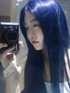 Overtone Blue On Brown Hair, Blue Hair Inspo Color, Midnight Dark Blue Hair, Midnight Blue Hair Color, Straight Blue Hair, Deep Blue Hair, Midnight Blue Hair, Blue Hair Aesthetic