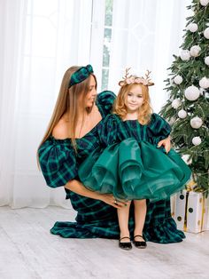 Christmas Dresses, Matching Dresses, Mommy and Me, Green Plaid Dress, Plaid Christmas Dress, Dress For Photoshoot, Christmas Photoshoot, Xmas Family Gown, Mother Daughter, Family Photoshoot, Green Christmas Outfit, Flannel Plaid Dress This is gorgeous Christmas matching dresses have very original fashionable design made of high-quality fabric will be perfect for any celebration....Christmas, birthday, parties, photography, evening, festivals wear, fairy & princess costumes or other special occasional events.    All our dresses are made with great love and care. We stand behind our work. Highest quality and 100% satisfaction guaranteed service. We proudly believe in our product's softness, durability and quality, fashion and lovely Description: Mom - ankle length - short sleeve - zipper fro Green Christmas Evening Dress, Green Evening Dress For Christmas, Green Long Sleeve Christmas Dress, Festive Green Winter Dress, Festive Green Fitted Holiday Dress, Festive Fitted Green Holiday Dress, Fitted Green Holiday Dress, Green Long Sleeve Holiday Dress For Festive Occasions, Fitted Christmas Gown For Festive Occasions