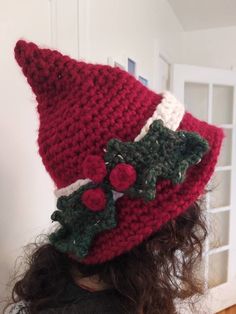 Yule Crochet Patterns, Crochet Christmas Clothes, Yule Crochet, Christmas Crochet Hat, Crochet Practice, Yule 2024, Crochet Santa Hat Pattern, Crochet Christmas Hat, Witchy Crochet