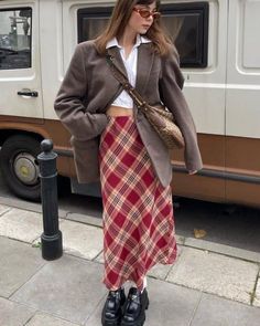 California Outfits, Estilo Indie, Dark Academia Fashion, Academia Fashion, Autumn Fits, Fall Capsule Wardrobe, Mode Inspo