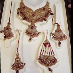 Crib Diy, Haldi Photoshoot, Baby Fancy Dress, Dubai Gold Jewelry, Kids Party Wear Dresses, Pakistani Bridal Jewelry, Kids Party Wear, Locket Design, Dresses Sewing