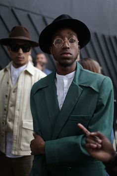 London Mens Fashion Week street style Intellectual Style, London Mens Fashion, Mens Fashion Week Street Style, London Style, Mens Fashion Smart, Mens Fashion Week, Mens Fashion Classy, Man Style, Men Street