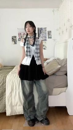 Sawako Style Outfit, Fashion Astethic, Sawako Style, Dress Over Jeans Outfit, Flowy Tops Outfit, Sawako Outfit, Sawako Aesthetic, Spring Anime, No One Notices