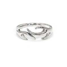 For a glam and romantic look, this adorable sterling silver deer antler ring will add a measure of passion to whatever you wear. ► DIMENSIONS : Ring is 1.0 cm wide Average silver weight: 2.2 gr.  CAUTION: This is an open ring, so please use it carefully, don't pull on it if the ring catches your clothes. And do not open the ring for a larger or smaller finger on your hand, but wear it on the finger you chose the size for. Thank you. ► PRODUCTION METHOD:  💓 Handmade with Love and Care 💓 ► MATER Deer Antler Ring, Forest Jewelry, Antler Ring, Jewelry Nature, Winter Jewelry, Zierlicher Ring, Deer Antler, Ring Boho, Natural Gifts