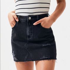 Size 24 But Fits Like A 25 So Cuteeee Just A Little Big For Me Distressed And Frayed Literally Never Worn, Really Cute Just Have A Lot Of Black Denim Skirts Originally $45 Black Denim Mini Skirt, Distressed Skirt, Black Denim Skirt, Denim Mini, Denim Mini Skirt, Black Skirt, Vintage Denim, Pacsun, Black Denim