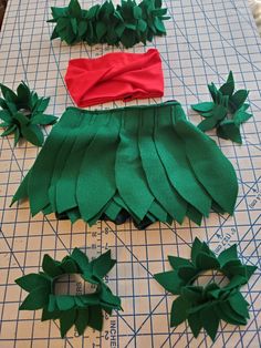 the paper flowers are cut out and ready to be made