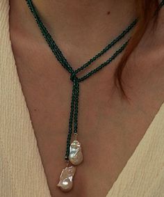 Bead Jewelry Designs, Double Strand Beaded Necklace, Bead Lariat Necklace, Beads And Pearls Necklace, Clear Bead Necklace, Making Necklaces Ideas, Chunky Beaded Necklace, Green Necklace Beads, Neckless Ideas