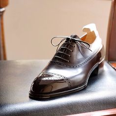 @yoheifukudashoemaker oxford with a amazing captoe brogue for the Heritage Collection. #yoheifukuda #shoemaker #artisan #heritage #collection #theshoemakerworld #fashion #footwear #finestshoes #shoes... Dr Shoes, Simple Shoes, Formal Shoes For Men, Leather Cap, Leather Shoes Men