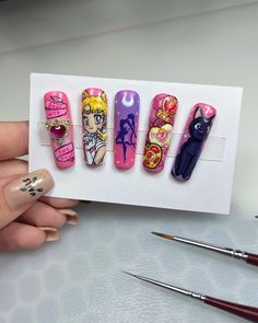 Ongles sailor moon, girly, inspirarion nails, nail art, nail artist, beauté des ongles Sailor Moon Nails Acrylic, Character Art Nails, Sailor Moon Nails Design, Sailor Moon Nail Art, Manga Nails, Manga Inspiration