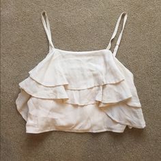 Vintage Havana Ruffle Crop Top With Zipper In Back. Perfect For Summer. Nwot. Summer Beach Crop Top With Ruffles, Summer Cropped Ruffle Crop Top, Vacation Ruffled Crop Top, Vintage Havana High Tops, Vintage Havana Purse, Top With Zipper, Ruffle Crop Top, Vintage Havana, Vintage Tops