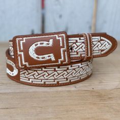 Cinturon Vaquero Natural Herradura de 1 1/2" - Cinturones Vaqueros para Hombre - Cinturones Vaqueros de Piel Horseshoe Pattern, Embroidered Belts, Cowboy Belts, Cowboy Belt, Embroidered Belt, Denim Belt, Belt Style, Western Belts, Embroidered Denim