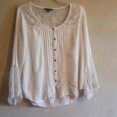 Nwot America Eagle Outfitters Long Sleeved Button Front Blouse. Lace In Top Front And Back As Well As At The Bottom Of The Wide Sleeves. Cream In Color. Size Medium. Fall Lace Top Button-up Blouse, America Eagle, Blouse Lace, Wide Sleeves, American Eagle Outfitters, American Eagle, Personal Style, Summer Fashion, Top Blouse