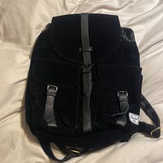 Bnwt Velvet Herschel Dawson Backpack. 10.75l Black Leather Backpack With Hasp Closure, Travel Backpack With Hasp Closure, Everyday Black Backpack With Hasp Closure, Backpack With Hasp Closure, Black Leather Backpack For Errands, Black Leather Standard Backpack, Herschel Dawson, Herschel Backpack, Herschel Supply