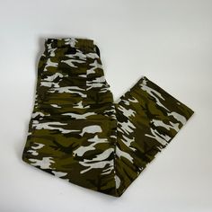 J&Ce Women's 100% Cotton Gauze Beach & Pajama Pants w/ Pockets Color Green Camo Size M (Please check the pictures for sizing information) * * * * * * * * * All our items are 100% authentic and new with tags Payment We accept PayPal only Please pay promptly within (3) days once auction closes Shipping We will ship your item(s) in (1) business day to confirmed PayPal’s address only. We will only ship to buyers eBay registered address. If you need to change your shipping address, please change it before you make your payment. Otherwise we will not be able to change your shipping address. Item will be shipped within handling time, excluding our Public Holiday. Warranty We have strict quality control to prevent defective items from being shipped. If there is any defect on your item(s), we must Public Holiday, Green Camo, Quality Control, Pajama Pants, Camo, Auction, Gift Card, Make Your, Women Accessories