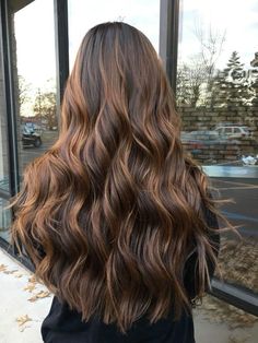 How to get soft, bouncy and healthy hair! Don’t miss out on this amazing deal! Get 15% off haircare, hair tools & hair accessories with code REBECCA15! #hair#haircare#hairstyle#hairoil#blowout#longhair#haircolor#90shair#model#blondehair#brownhair#gold#aesthetic#pinterest#oldmoney#ootd#ootn#fashion#fallfashion#loungewear#photoshoot#photography#inspo#instagram#insta#lifestyle#healthylifestyle#girl#woman#beauty#beautiful#haircut#silkyhair#workout#weightloss#instafood#interior#design#love#chanel Brown Hair Looks, Brown Hair Inspo, Brunette Balayage, Brunette Hair With Highlights, Caramel Hair, Brown Hair Balayage, Brown Blonde Hair, Hair Inspiration Color