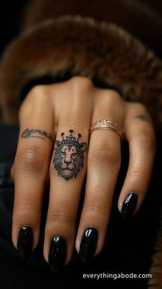 Lions Head Tattoo For Women, Crazy Tattoo Ideas, Luv Tattoo, Lion Tattoo For Women, Lion Tattoo On Finger, Best Cover Up Tattoos, Lion Head Tattoos