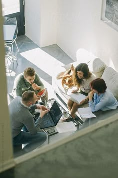 Fun Team Building Activity For Coworkers Meeting Clients Aesthetic, Business Meetings Aesthetic, Client Meeting Aesthetic, Corporate Lifestyle Photography, Family Business Aesthetic, Working People Photography, Business Meeting Aesthetic, Meeting Photoshoot, Business Meeting Photography