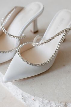 6 Inches Heels, Cute Small Heels, Brides Shoes Wedding, Designer Bridal Shoes, Wedding Shoes Heels White, Heels Ideas, Small Heel Shoes, Best Bridal Shoes, Ivory Heels