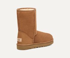 Classic Short II Ugg Care Kit, Class Design, Sheepskin Boots, Waterproof Shoes, Classic Boots, Classic Mini, Calf Boots, Real Fur, Suede Heels