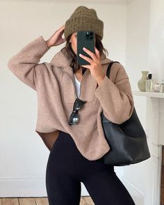 School run 🏃🏽‍♀️still love this jumper, it’s a few years old from Zara and well loved, as you can see 😬♻️ | Instagram Muted Fall Outfits, Loungewear You Can Wear Out, Fall It Girl Outfits, Cozy Looks Outfit, Fall Fits 2023, Casual Cozy Outfits, Fall Outfits Cold Weather, Pretty Fall Outfits, Fall Cozy Outfit