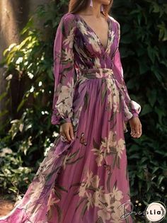 Floral Print Long Sleeve V-neck Dress For Vacation, Long Sleeve V-neck Floral Dress For Vacation, Elegant Long Sleeve V-neck Dress For Vacation, Purple V-neck Maxi Dress For Brunch, Boho Chic Maxi Dress, Chic Maxi Dress, Maxi Dress Boho Chic, Fashion Show Dresses, Maxi Long Dress