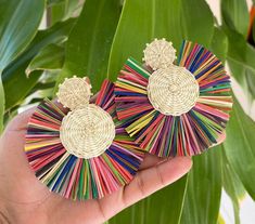 "Iraca Palm Earrings - Handwoven with GoldWash Cluster Back - colorful Raffia 3\" long - Iraca straw earrings Raffia earrings Iraca palm earrings - ⭐️Shipping: DHL : * USA, Central & North America: 2-3 Business Days * Rest of The World: 4-6 Business Days - These ear rings are 100% Handmade using iraca Palm" Raffia Earrings, Straw Earrings, Boho Chic Bags, Real Pearl Earrings, Edgy Earrings, Gold Wash, Real Pearls, Big Flowers, Ear Rings