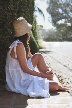 Woven Bucket Hat, Summer Outfit Accessories, Low Back Dresses, White Linen Dresses, Clothes Basket, Linen Maxi Dress, Dress With Tie, Bring It, Beach Vibe