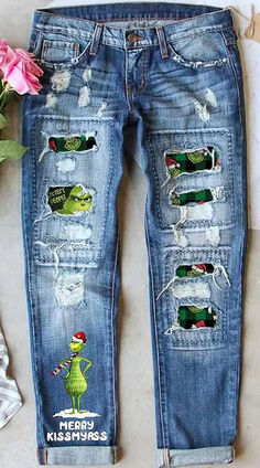 Grinch Clothes, Lilly Drawing, Bee Repellent, Spirit Jeans, Jeans Decoration, Christmas Classroom Door, Grinch Party, Fall Attire, Denim Projects