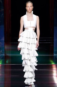 Balmain SS 2016 Balmain Fashion, 2016 Fashion, Mode Inspiration, White Fashion, Couture Fashion, Look Fashion, Paris Fashion, Runway Fashion, Paris Fashion Week