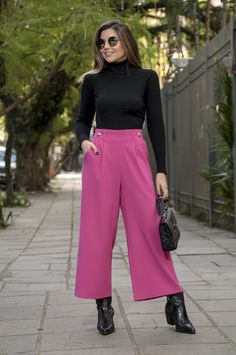 Frozen Fashion, Pink Pants Outfit, Jean Rose, Hot Pink Pants, Winter Pants Outfit, Rosa Pink, Pink Pants, Work Looks, Pants Outfit