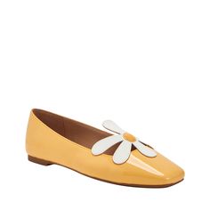 THE EVIE DAISY FLAT – Katy Perry Collections Daisy Applique, Ballerina Style, Flats Online, Cute Toes, 3 Inch Heels, 2 Inch Heels, Heeled Loafers, Ballet Flat, Toe Designs