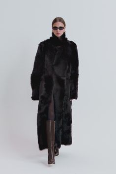 Joni - Nour Hammour Long Fur Coat Outfit, Luxury Long Mink Coat, Parisian Winter, Luxury Mink-colored Winter Outerwear, Fur Coat Outfit, Long Fur Coat, Luxury Brown Mink Fur Outerwear, Luxury Vintage Mink-colored Outerwear, Luxury Mink Shearling Fur Coat